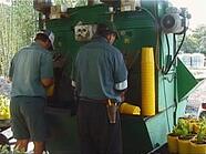Comet_potting_machine_with_2_persons